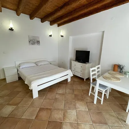 Apartment Studio Ana