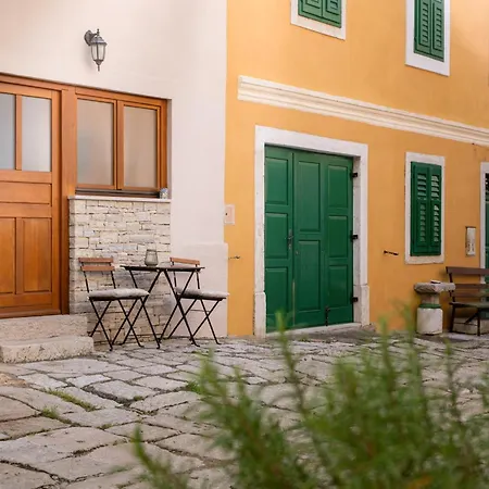Ana Apartmán Vrsar